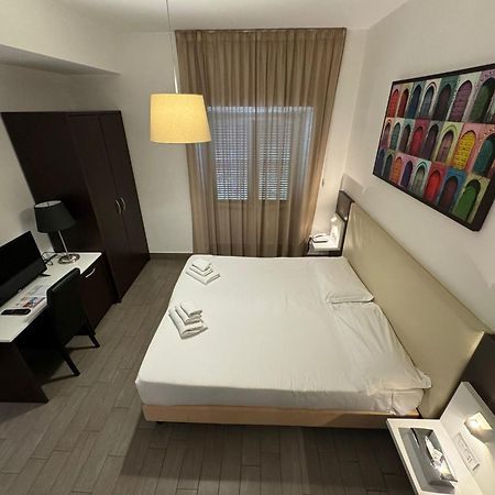 Lh Hotel Excel Roma Montemario Exterior foto