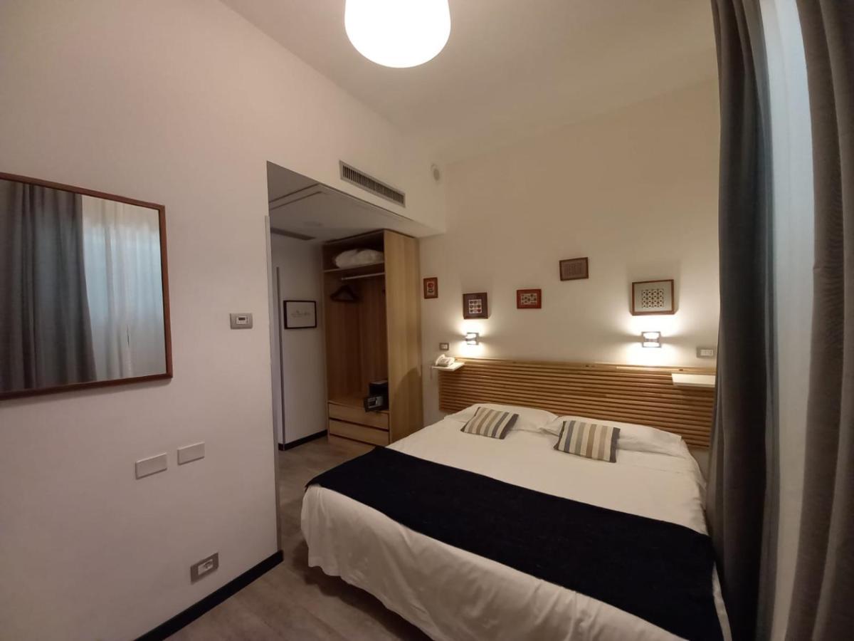 Lh Hotel Excel Roma Montemario Exterior foto