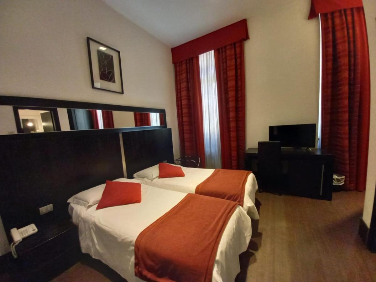 Lh Hotel Excel Roma Montemario Exterior foto