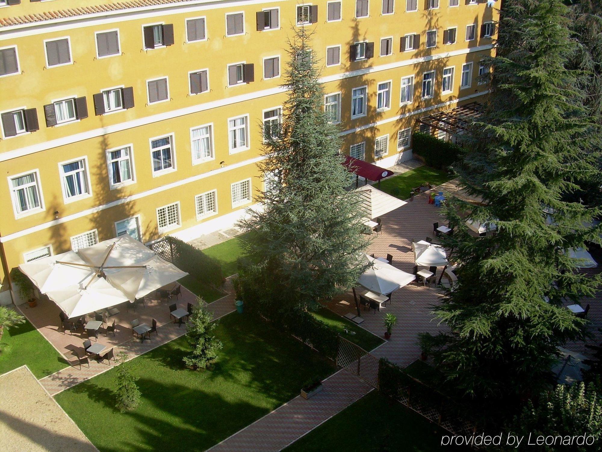 Lh Hotel Excel Roma Montemario Exterior foto