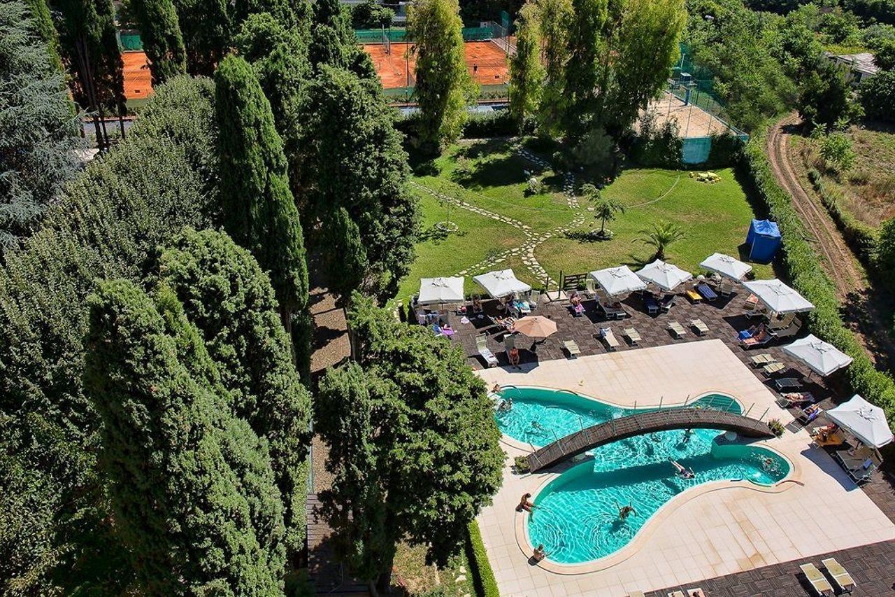 Lh Hotel Excel Roma Montemario Exterior foto