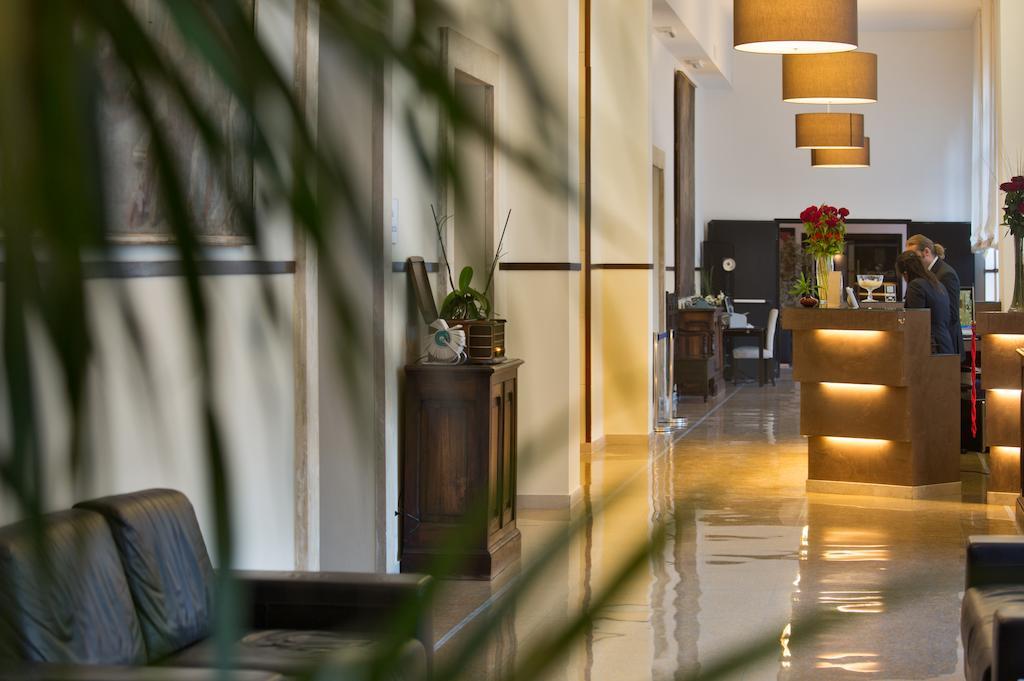 Lh Hotel Excel Roma Montemario Exterior foto