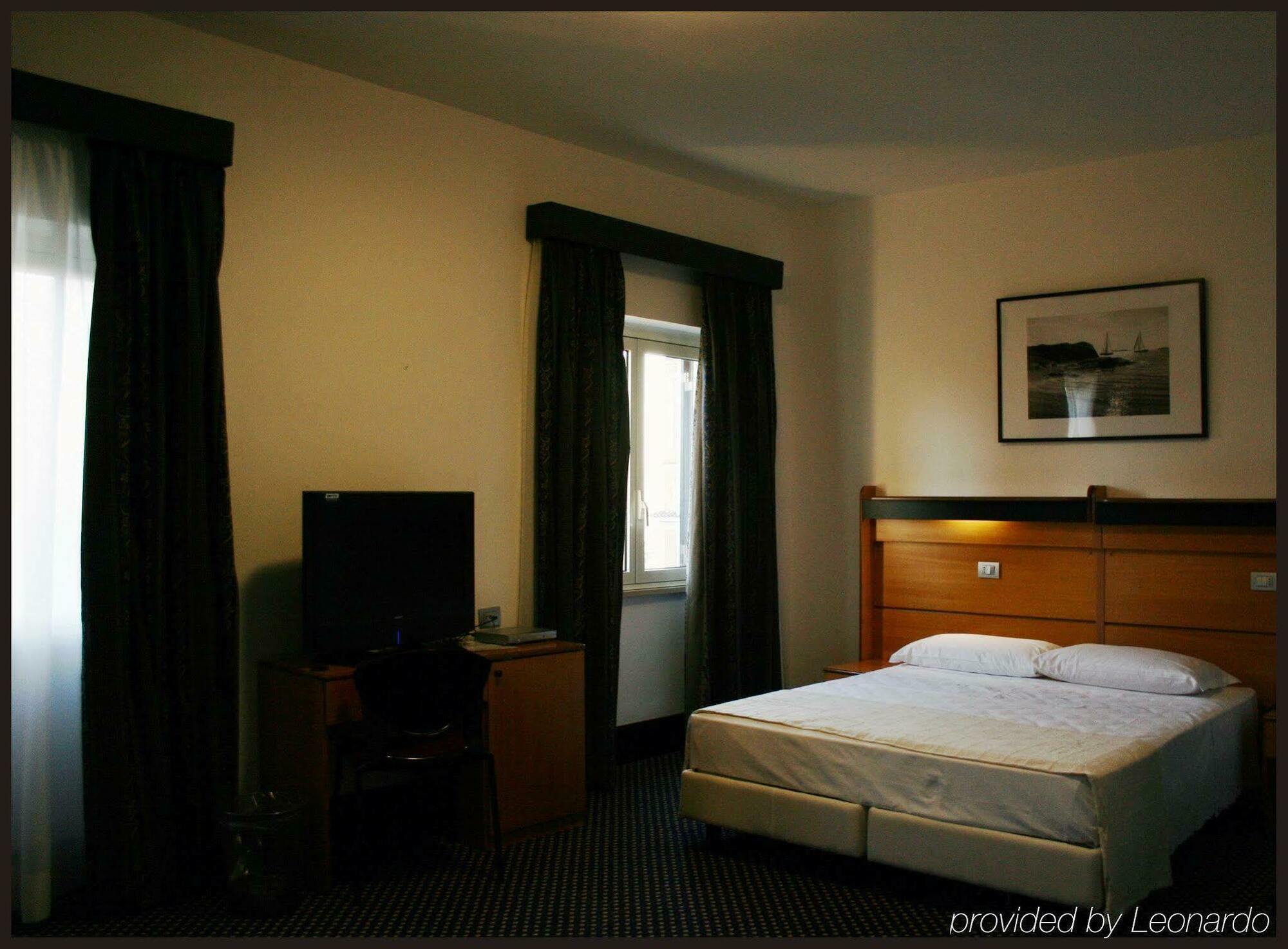 Lh Hotel Excel Roma Montemario Zimmer foto